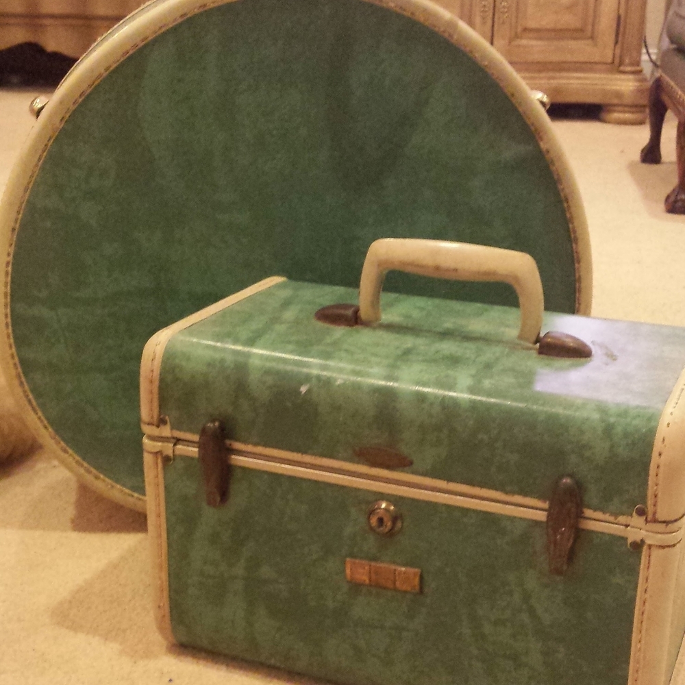 Suitcases set